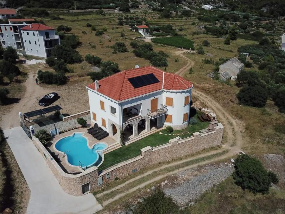 Villa Nera Bol Exterior photo